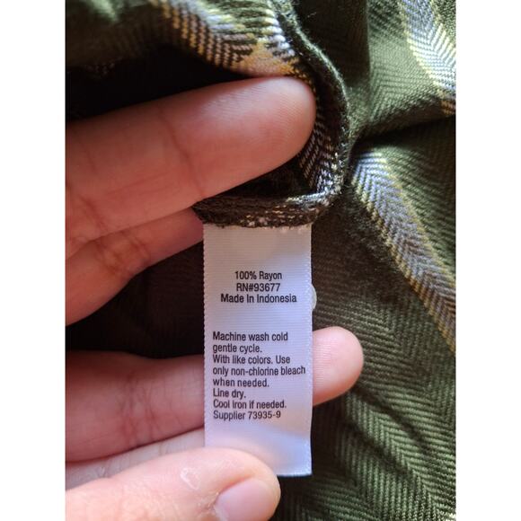 NWT a.n.a A New Approach Women's Olive Green Plaid Wrap Front Sleeveless Top  XL - Picture 8 of 8